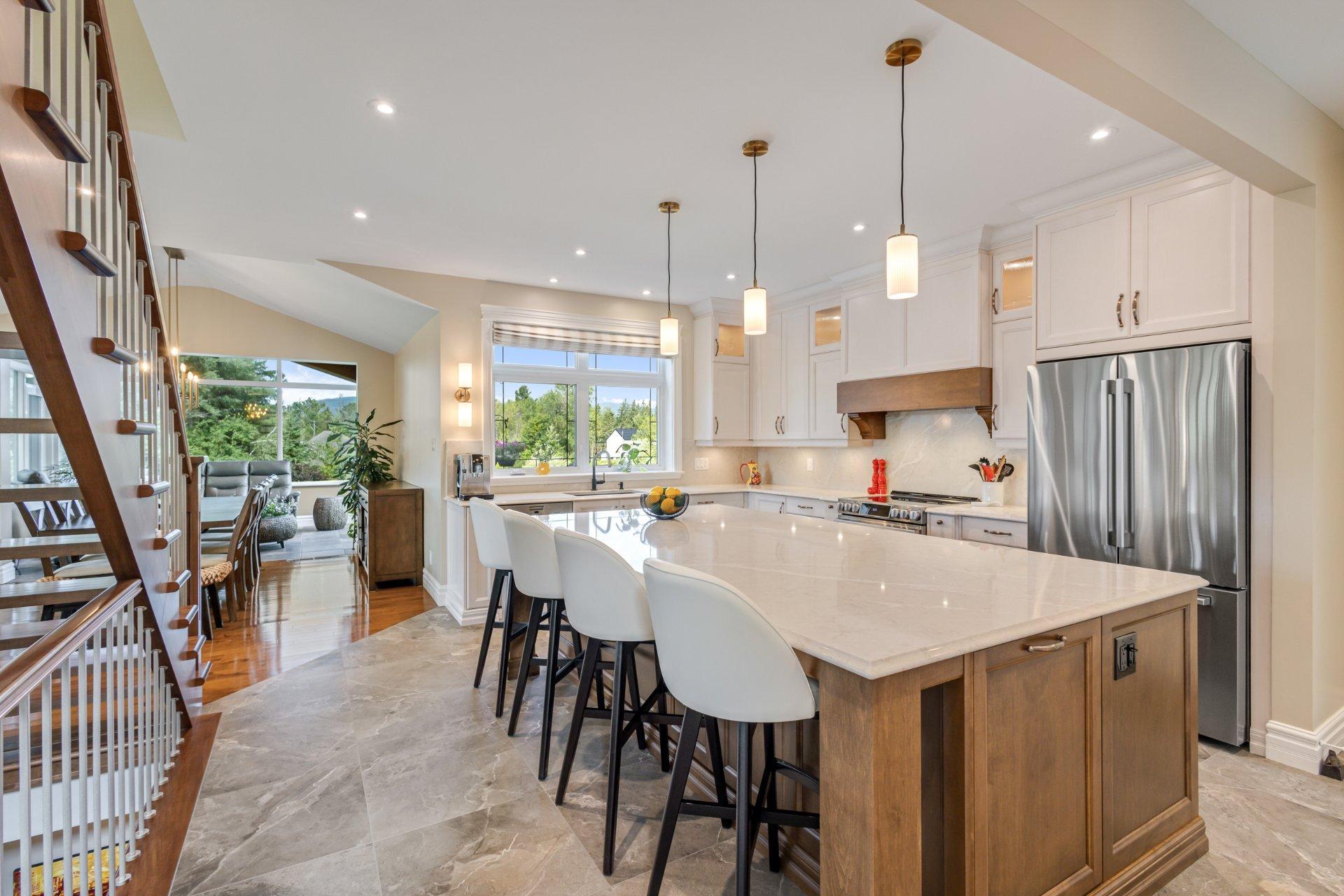 









262


Rue du Pic-du-Lynx

,
Magog,




QC
J1X0E5

