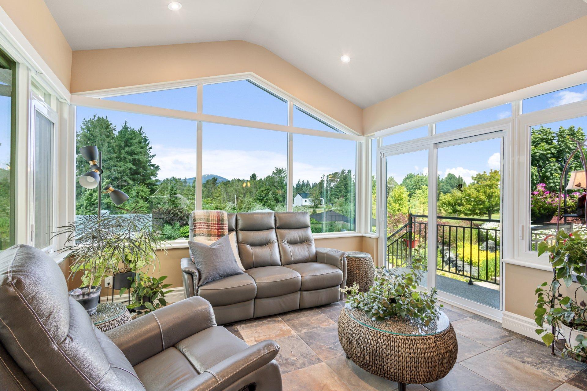 









262


Rue du Pic-du-Lynx

,
Magog,




QC
J1X0E5


