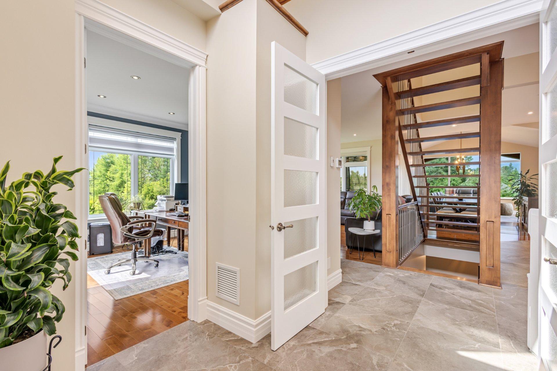 









262


Rue du Pic-du-Lynx

,
Magog,




QC
J1X0E5

