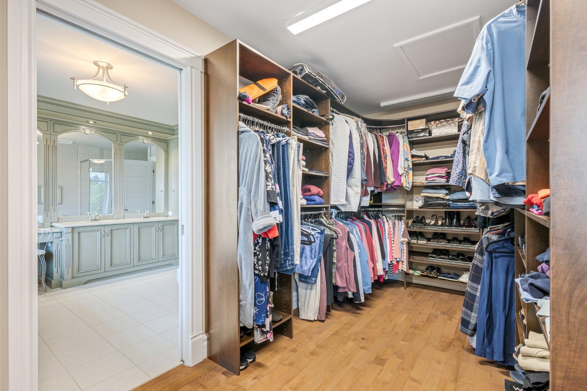









262


Rue du Pic-du-Lynx

,
Magog,




QC
J1X0E5

