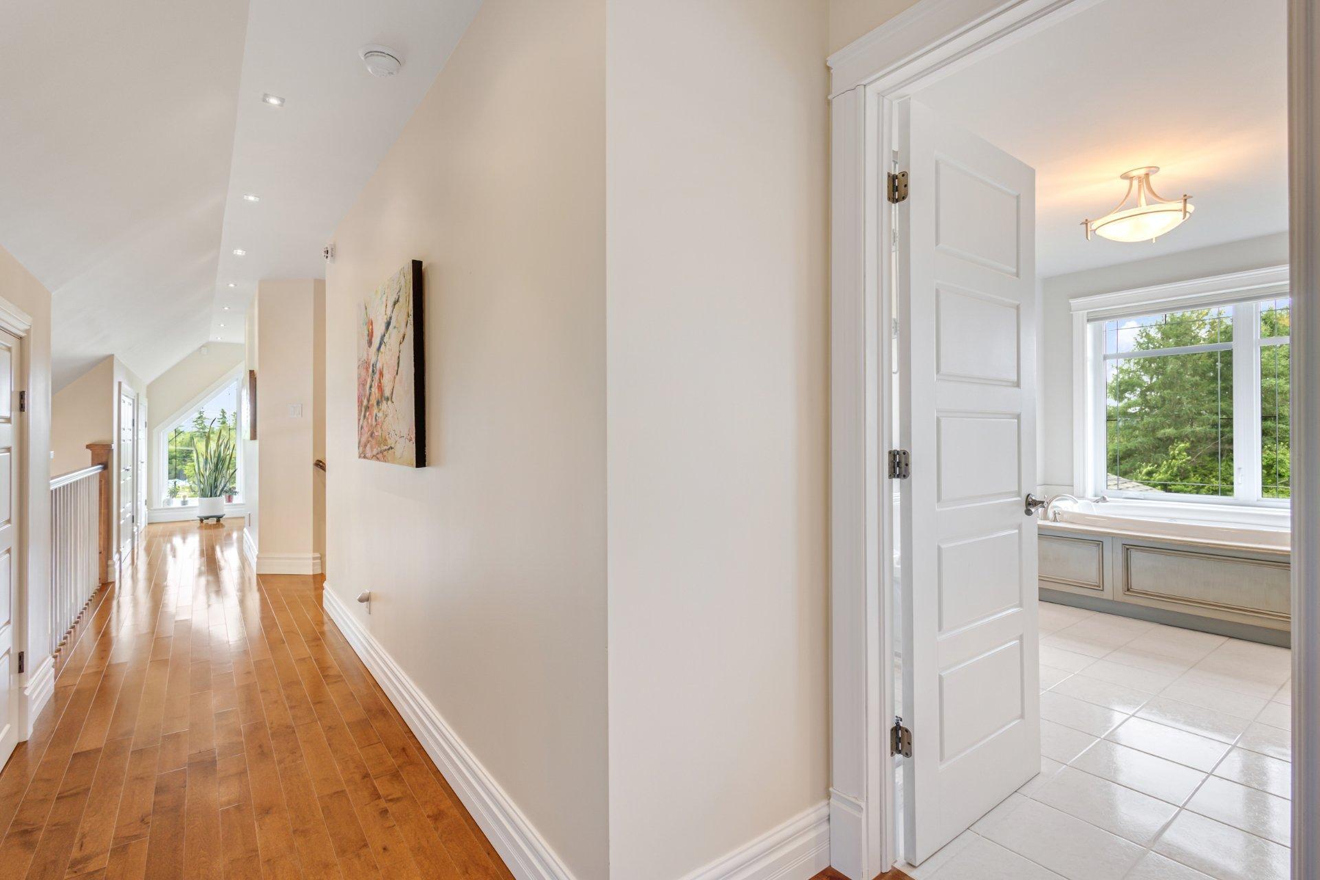 









262


Rue du Pic-du-Lynx

,
Magog,




QC
J1X0E5

