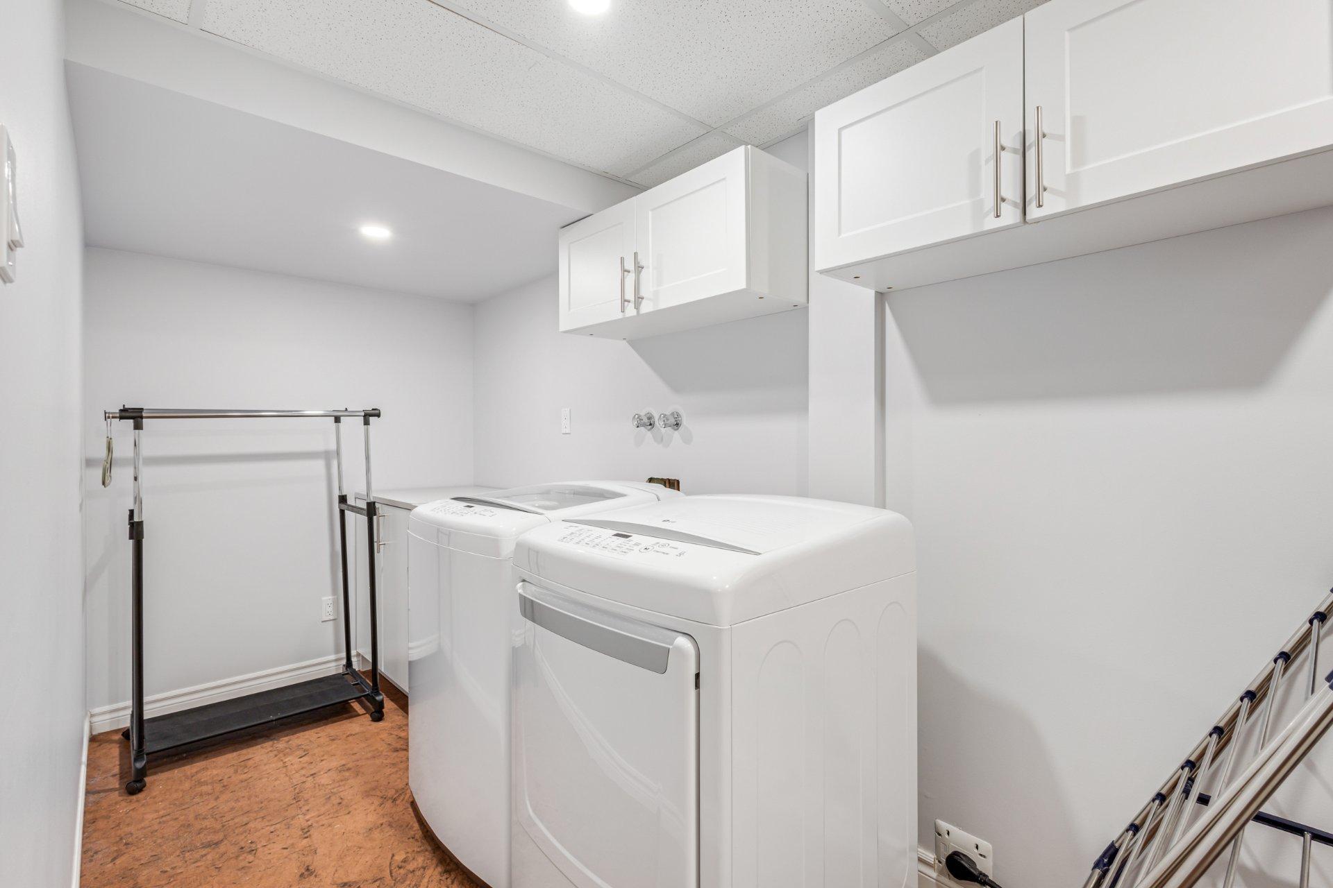 









262


Rue du Pic-du-Lynx

,
Magog,




QC
J1X0E5

