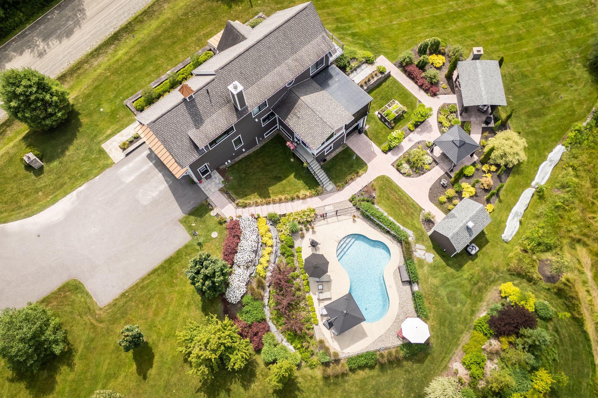 









262


Rue du Pic-du-Lynx

,
Magog,




QC
J1X0E5

