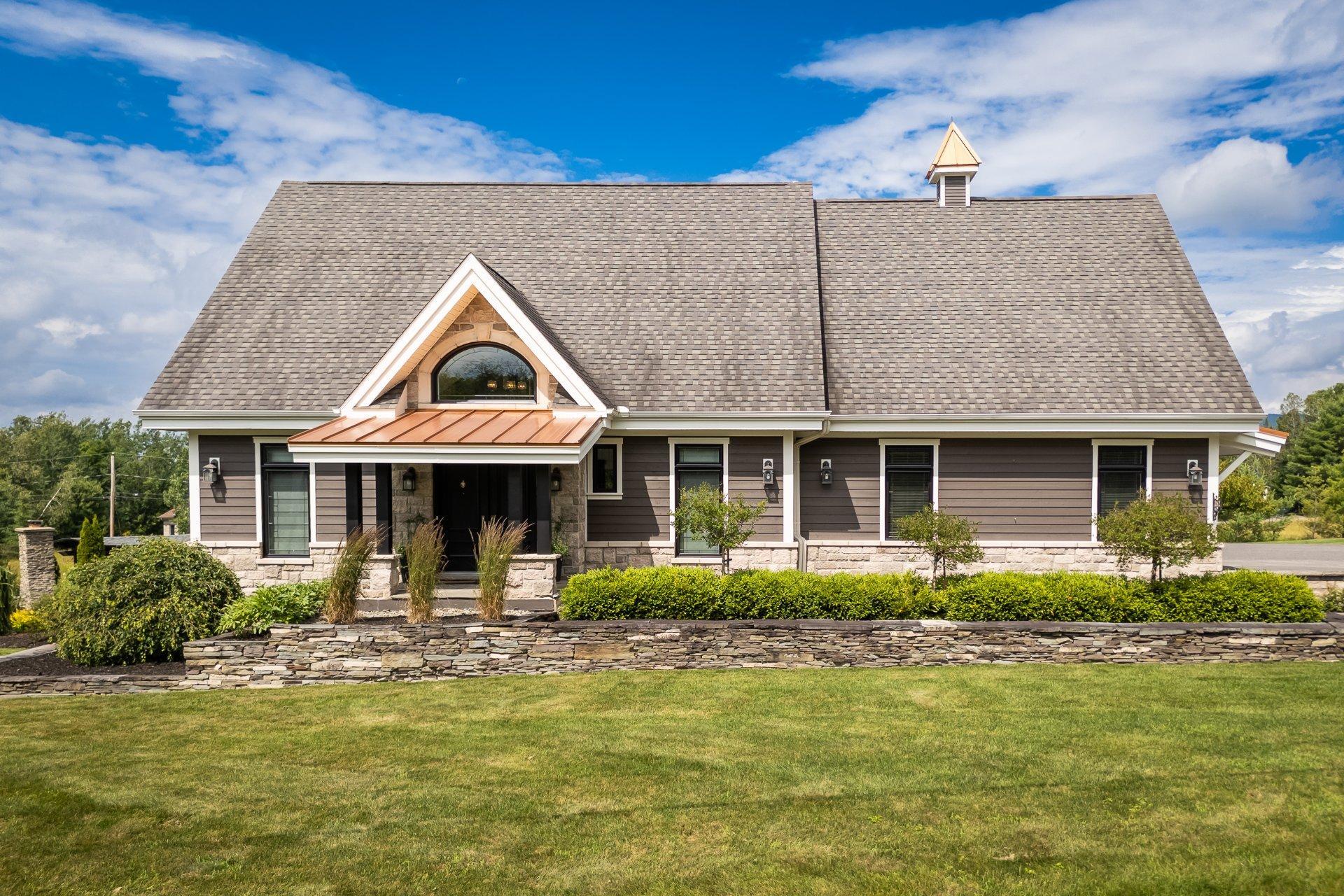 









262


Rue du Pic-du-Lynx

,
Magog,




QC
J1X0E5

