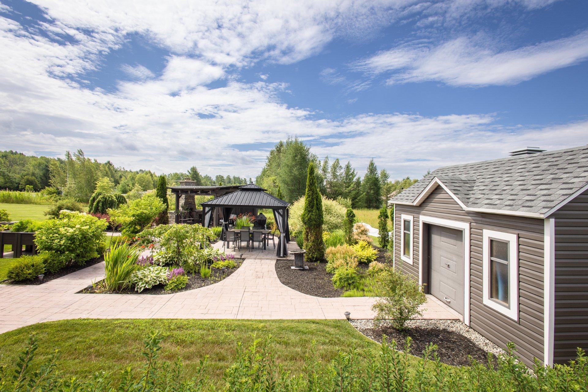 









262


Rue du Pic-du-Lynx

,
Magog,




QC
J1X0E5

