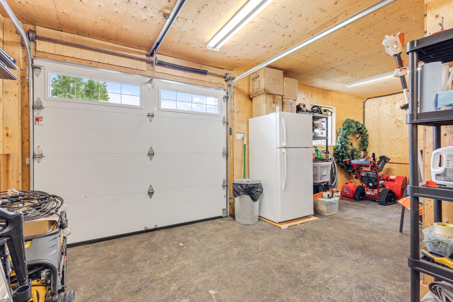 









262


Rue du Pic-du-Lynx

,
Magog,




QC
J1X0E5

