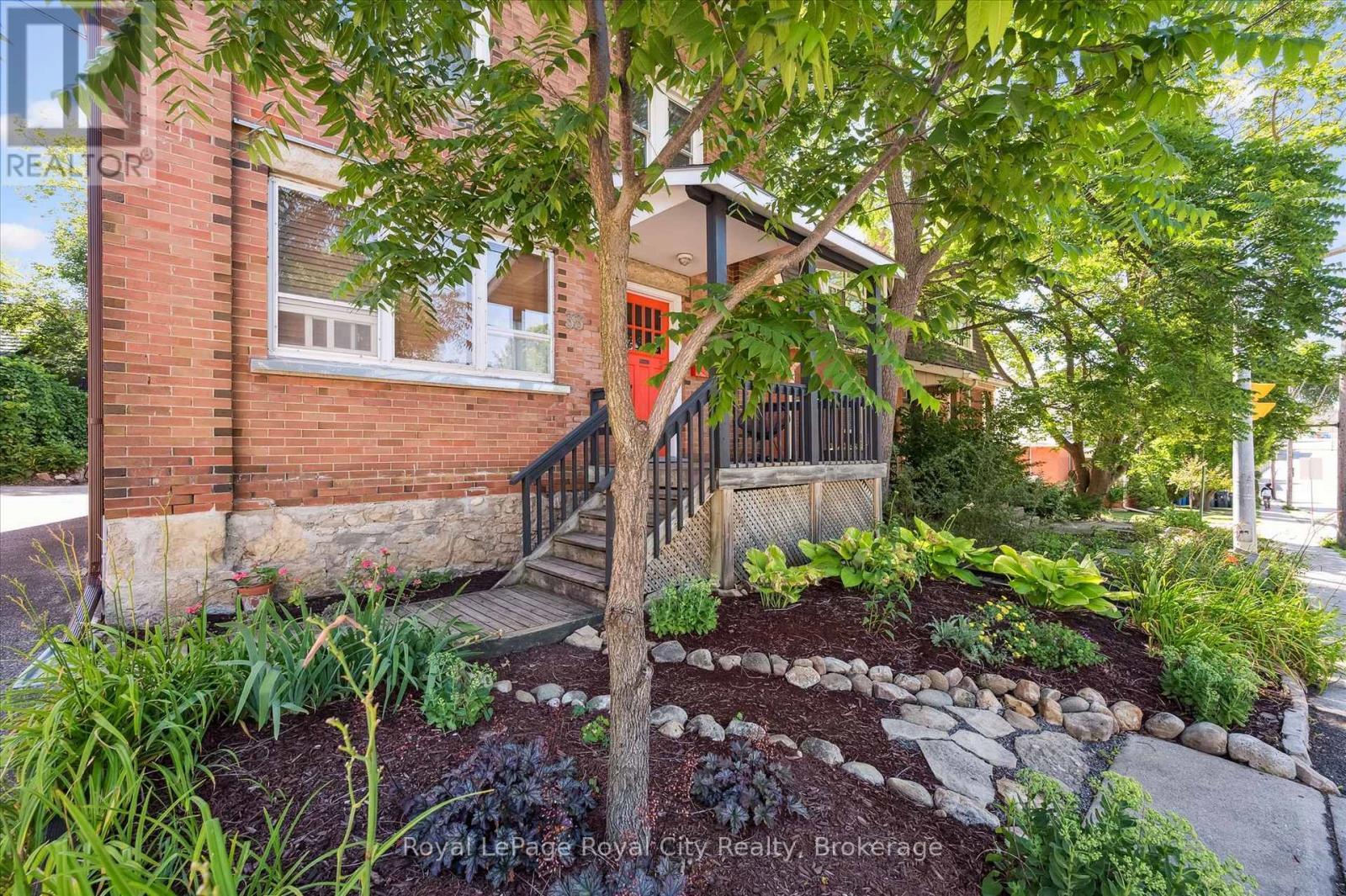 












33 ERAMOSA ROAD

,
Guelph (St. George's),




Ontario
N1E2L4

