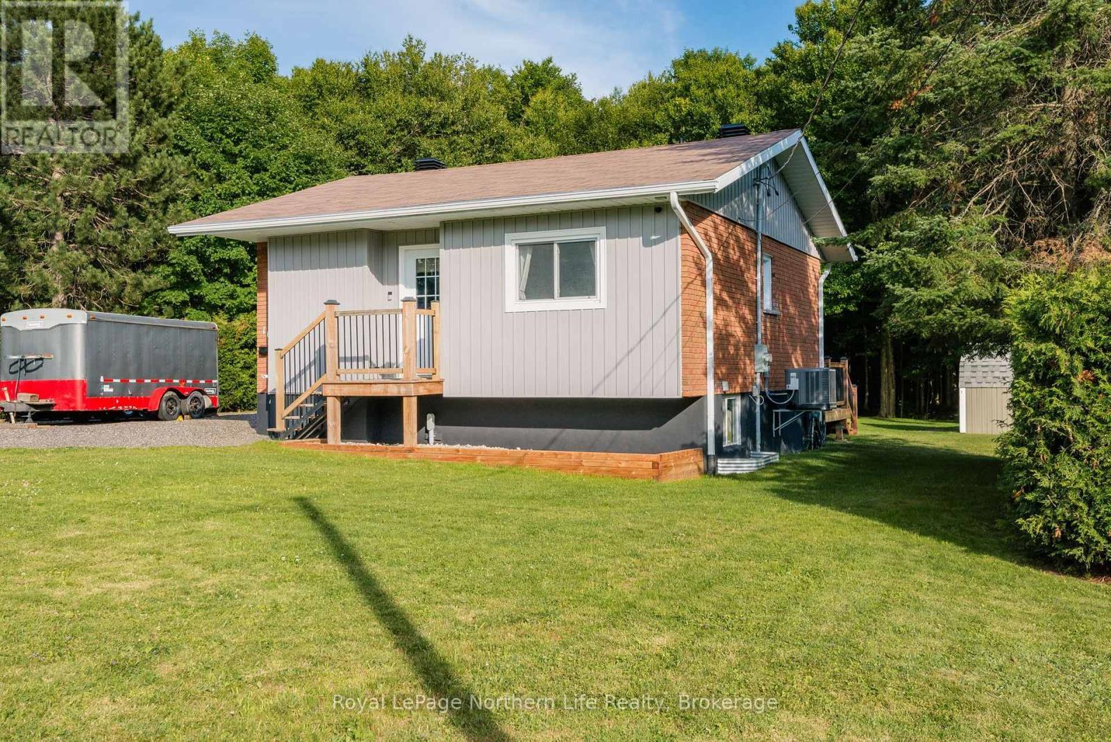 












162 FRANCIS AVENUE

,
North Bay (Airport),




Ontario
P1C1B2

