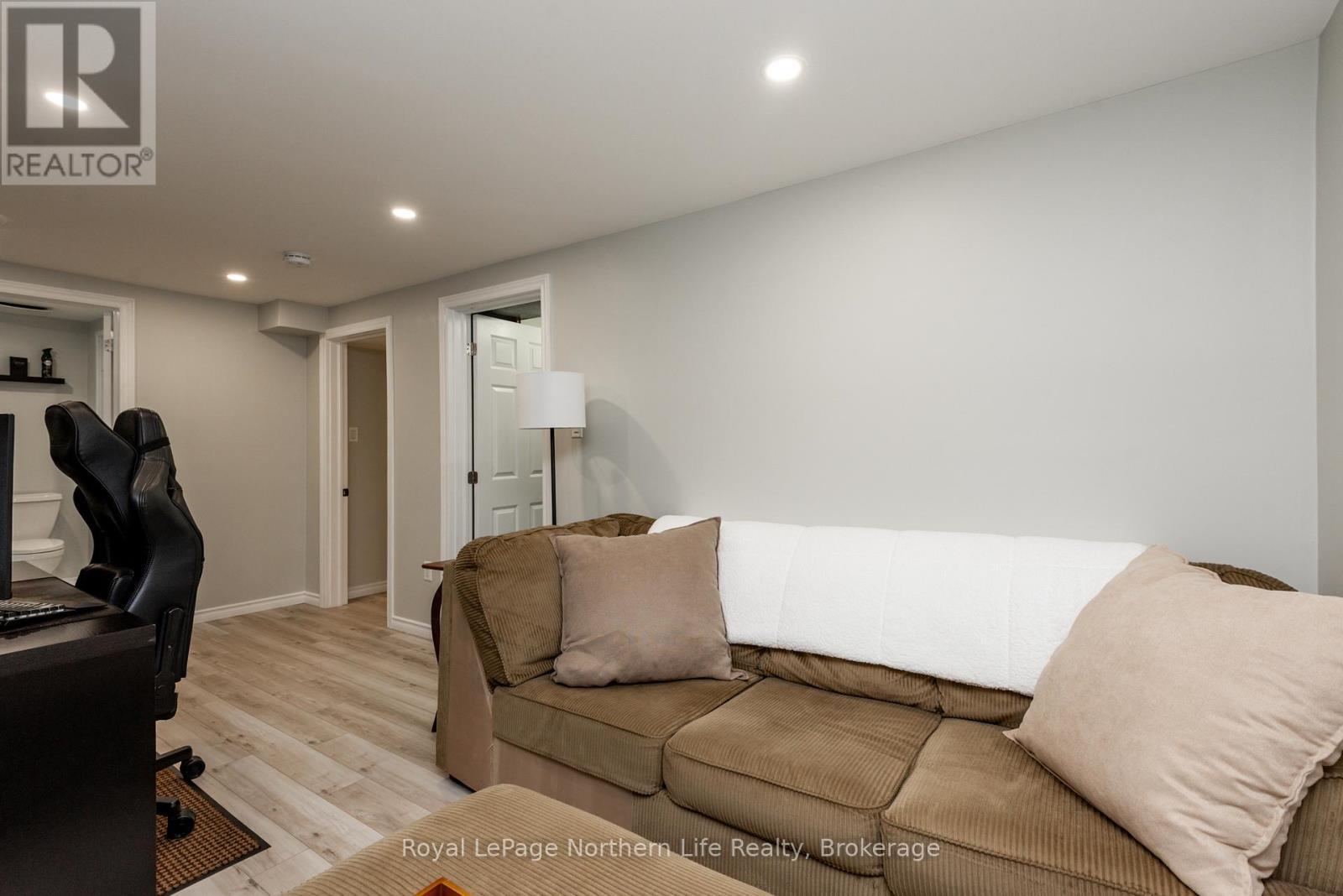 












162 FRANCIS AVENUE

,
North Bay (Airport),




Ontario
P1C1B2

