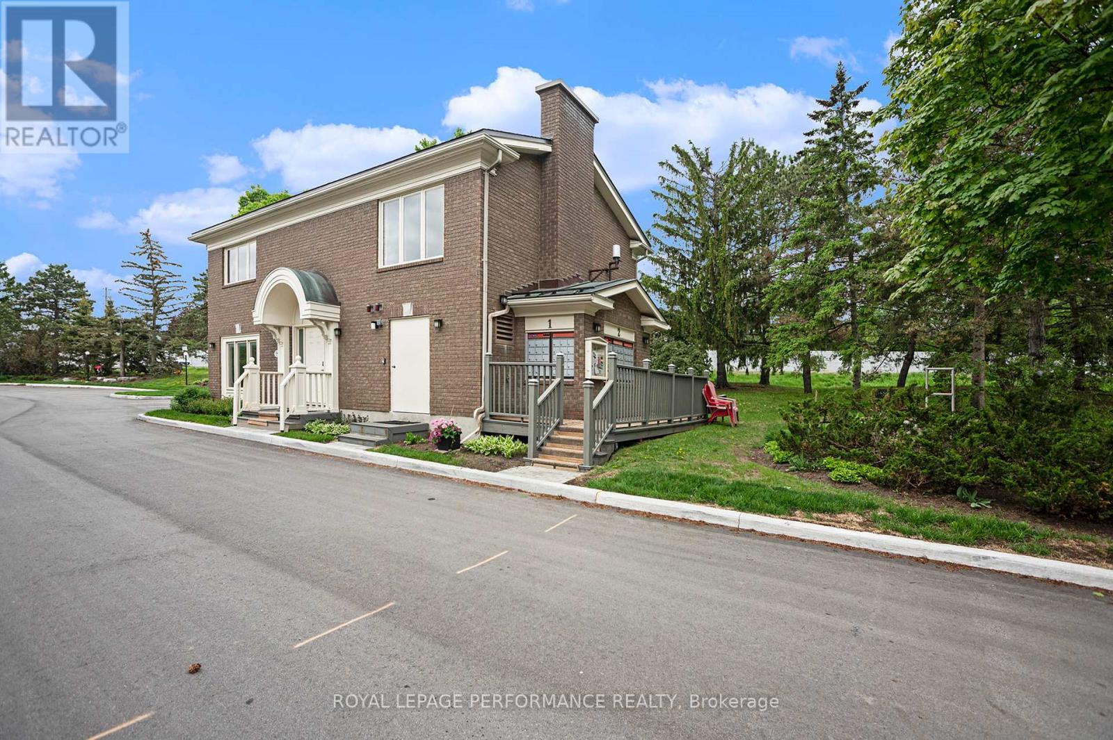 












81 WATERFORD DRIVE

,
Ottawa,




Ontario
K2E7V4

