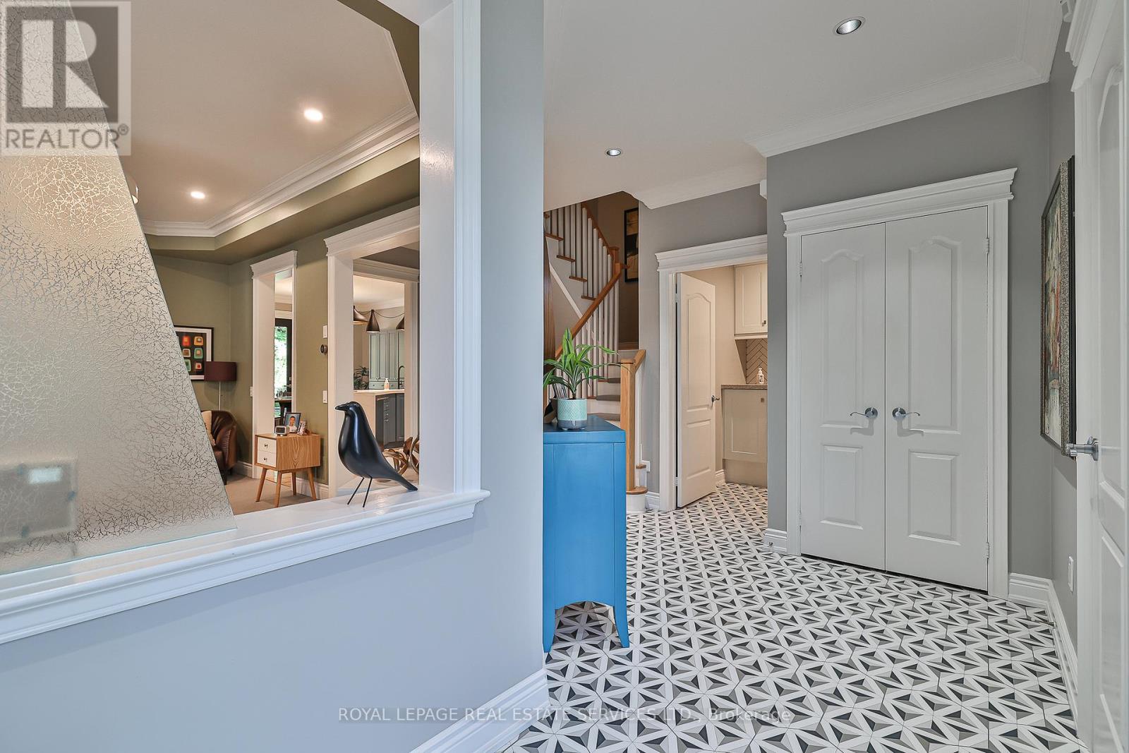 












116 WESTBURY COURT

,
Richmond Hill,




Ontario
L4S2L3

