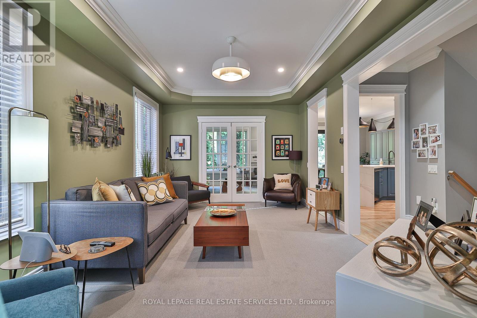












116 WESTBURY COURT

,
Richmond Hill,




Ontario
L4S2L3

