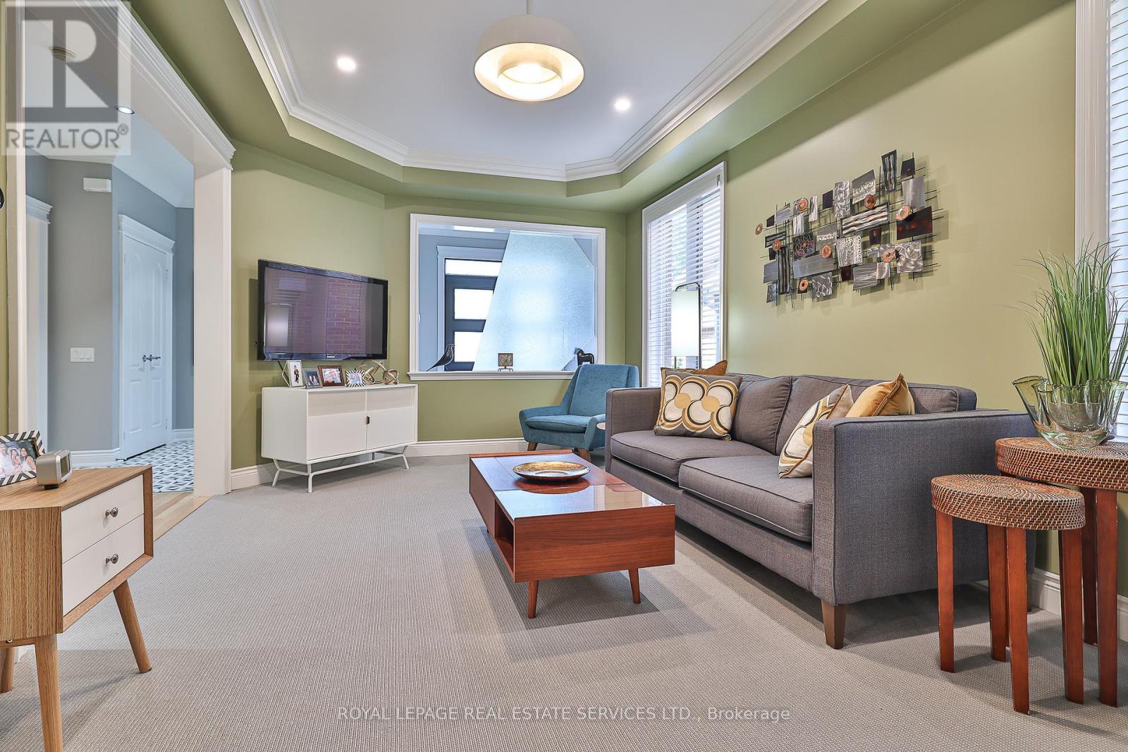 












116 WESTBURY COURT

,
Richmond Hill,




Ontario
L4S2L3

