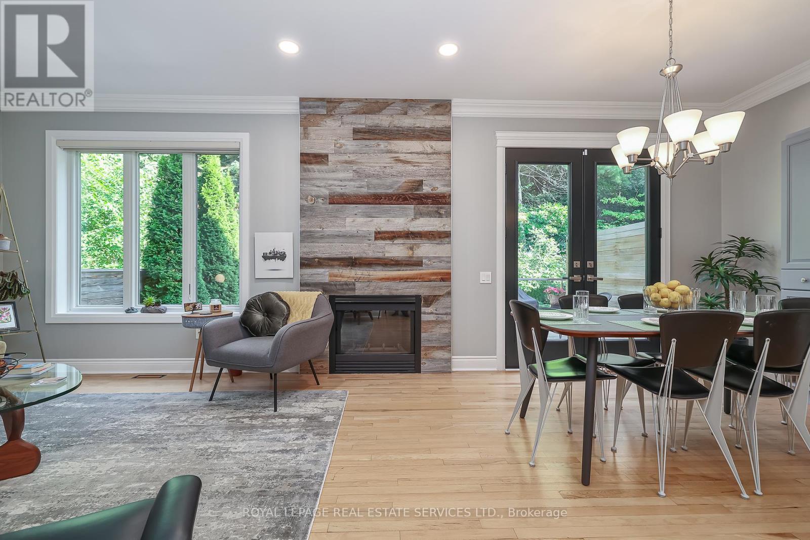 












116 WESTBURY COURT

,
Richmond Hill,




Ontario
L4S2L3

