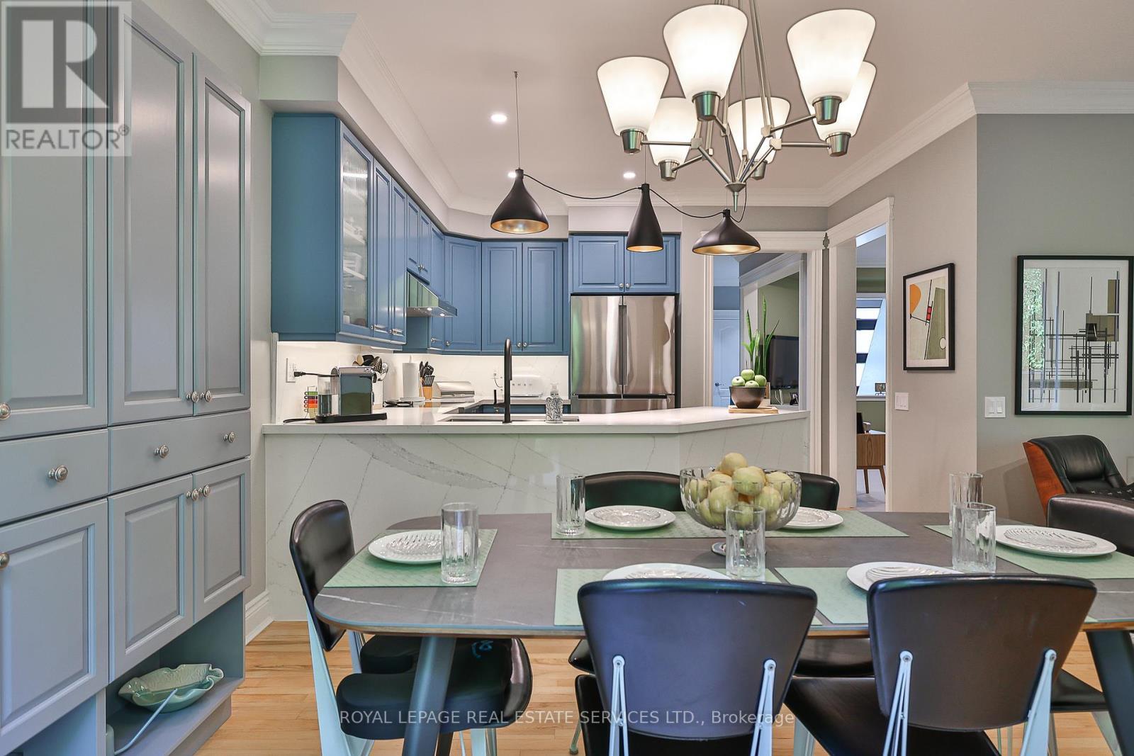 












116 WESTBURY COURT

,
Richmond Hill,




Ontario
L4S2L3

