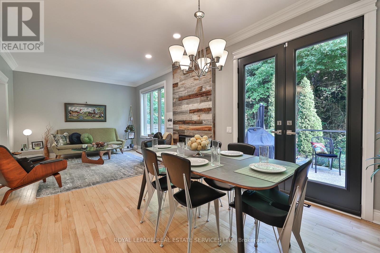 












116 WESTBURY COURT

,
Richmond Hill,




Ontario
L4S2L3

