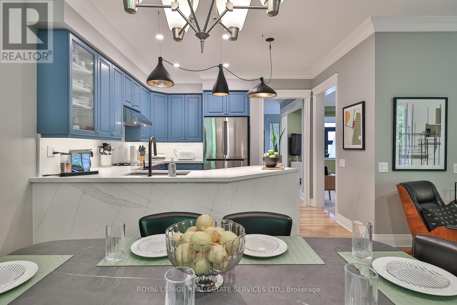 












116 WESTBURY COURT

,
Richmond Hill,




Ontario
L4S2L3

