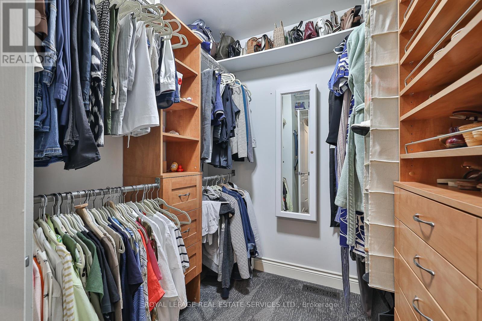 












116 WESTBURY COURT

,
Richmond Hill,




Ontario
L4S2L3

