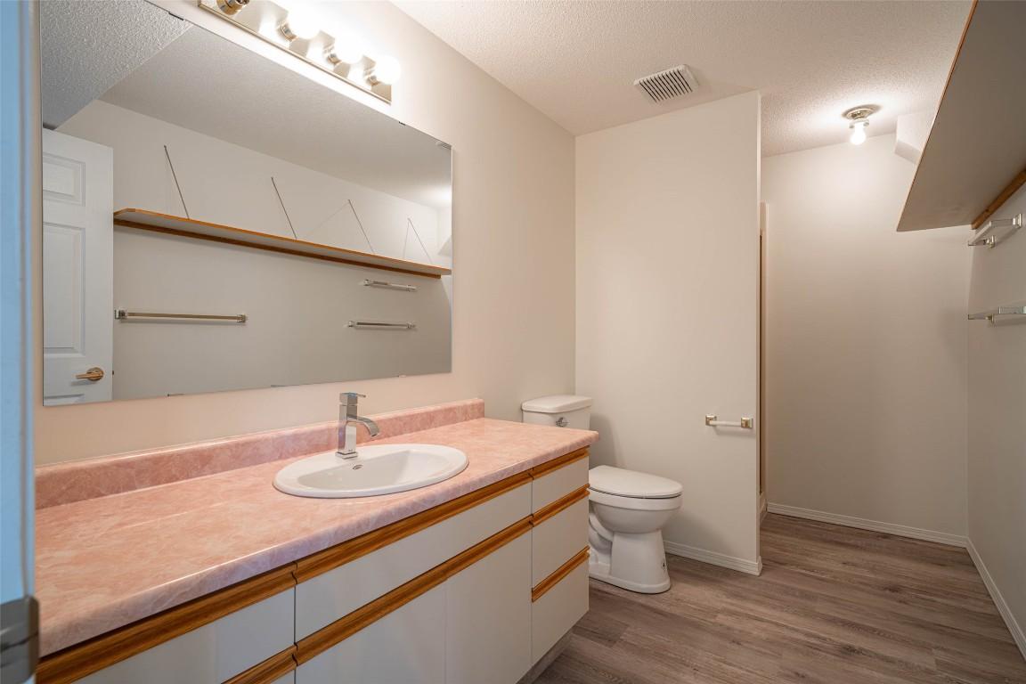 









3930


20th

Street, 20,
Vernon,




BC
V1T 4C9

