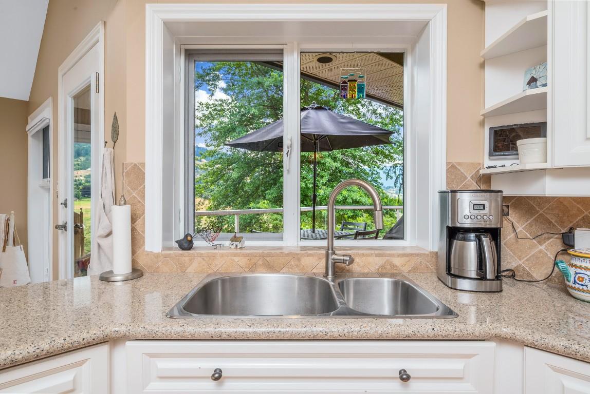 









803


Shantz

Road,
Vernon,




BC
V1T 8J8

