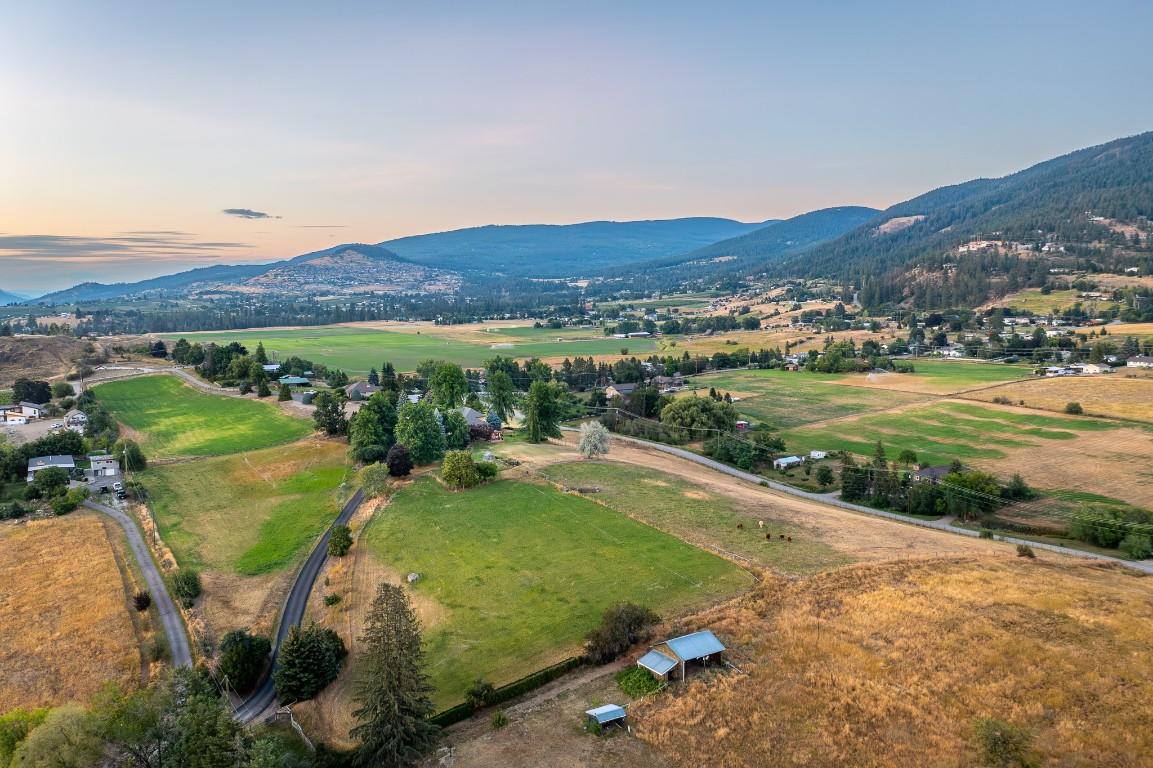 









803


Shantz

Road,
Vernon,




BC
V1T 8J8

