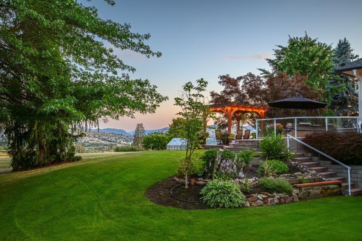 









803


Shantz

Road,
Vernon,




BC
V1T 8J8

