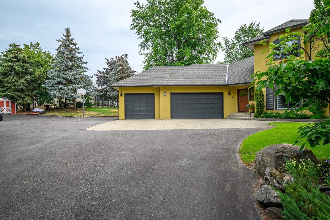 









803


Shantz

Road,
Vernon,




BC
V1T 8J8

