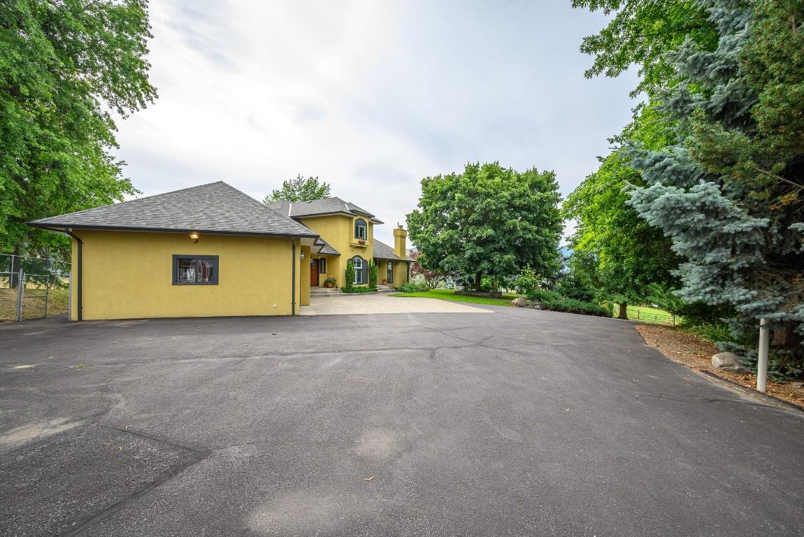 









803


Shantz

Road,
Vernon,




BC
V1T 8J8


