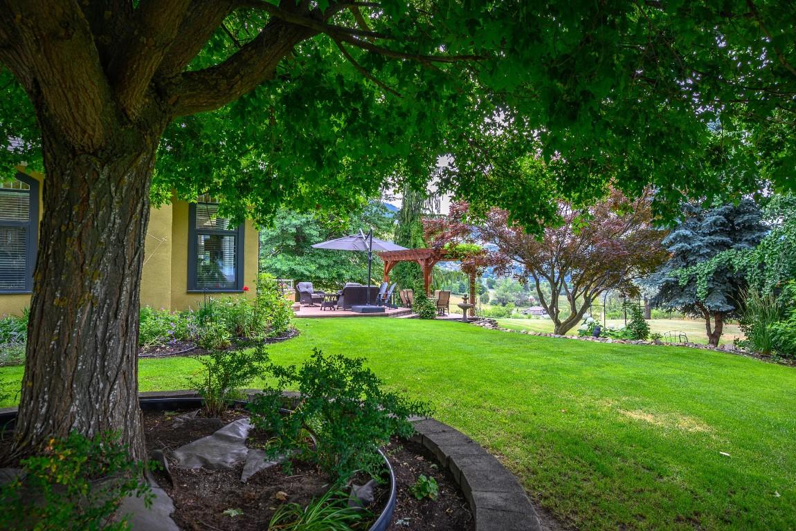 









803


Shantz

Road,
Vernon,




BC
V1T 8J8

