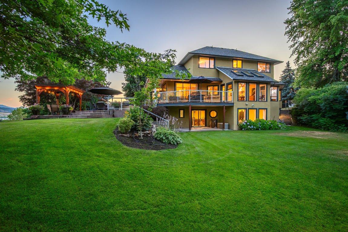 









803


Shantz

Road,
Vernon,




BC
V1T 8J8

