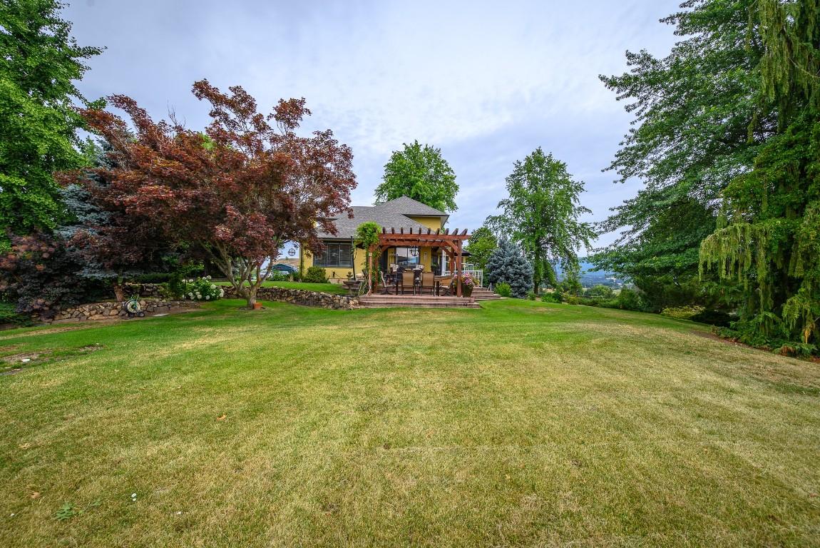 









803


Shantz

Road,
Vernon,




BC
V1T 8J8

