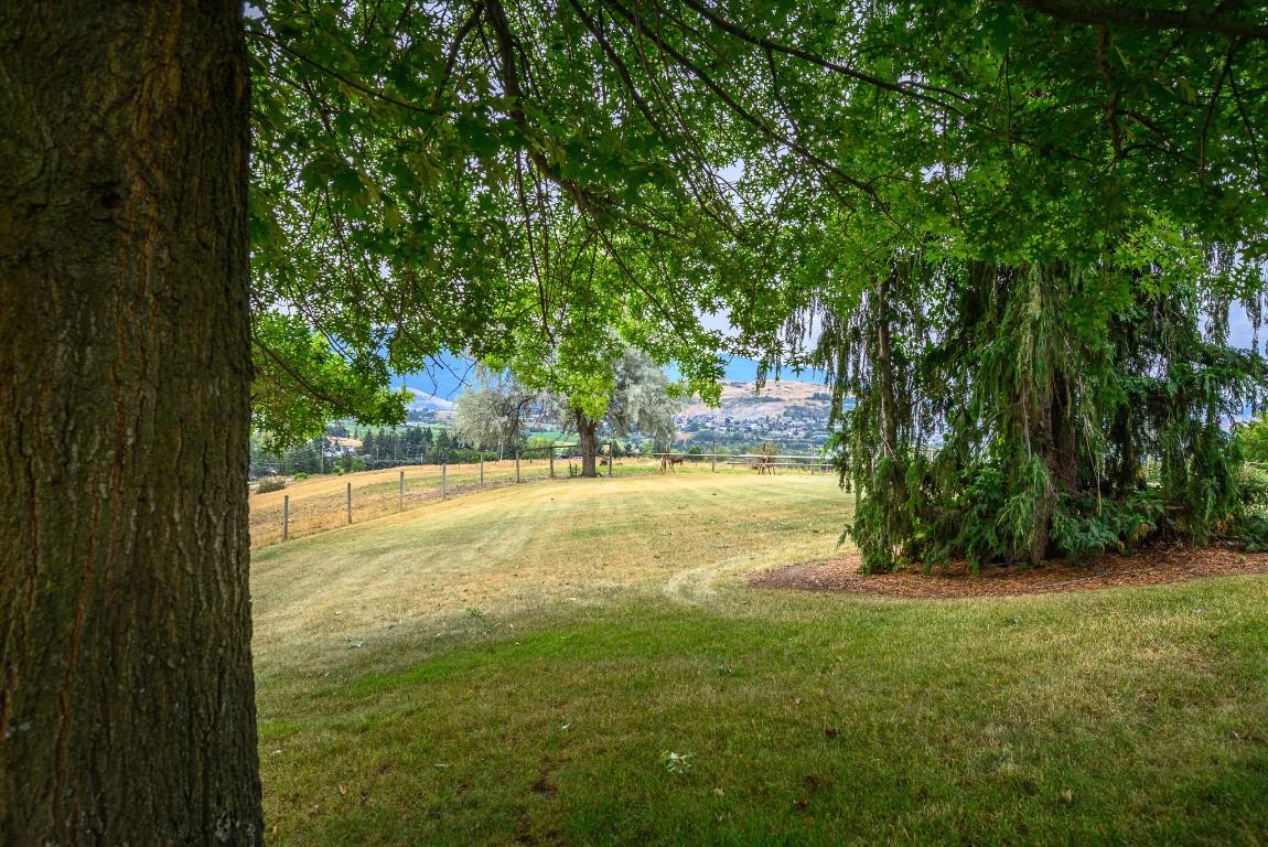 









803


Shantz

Road,
Vernon,




BC
V1T 8J8


