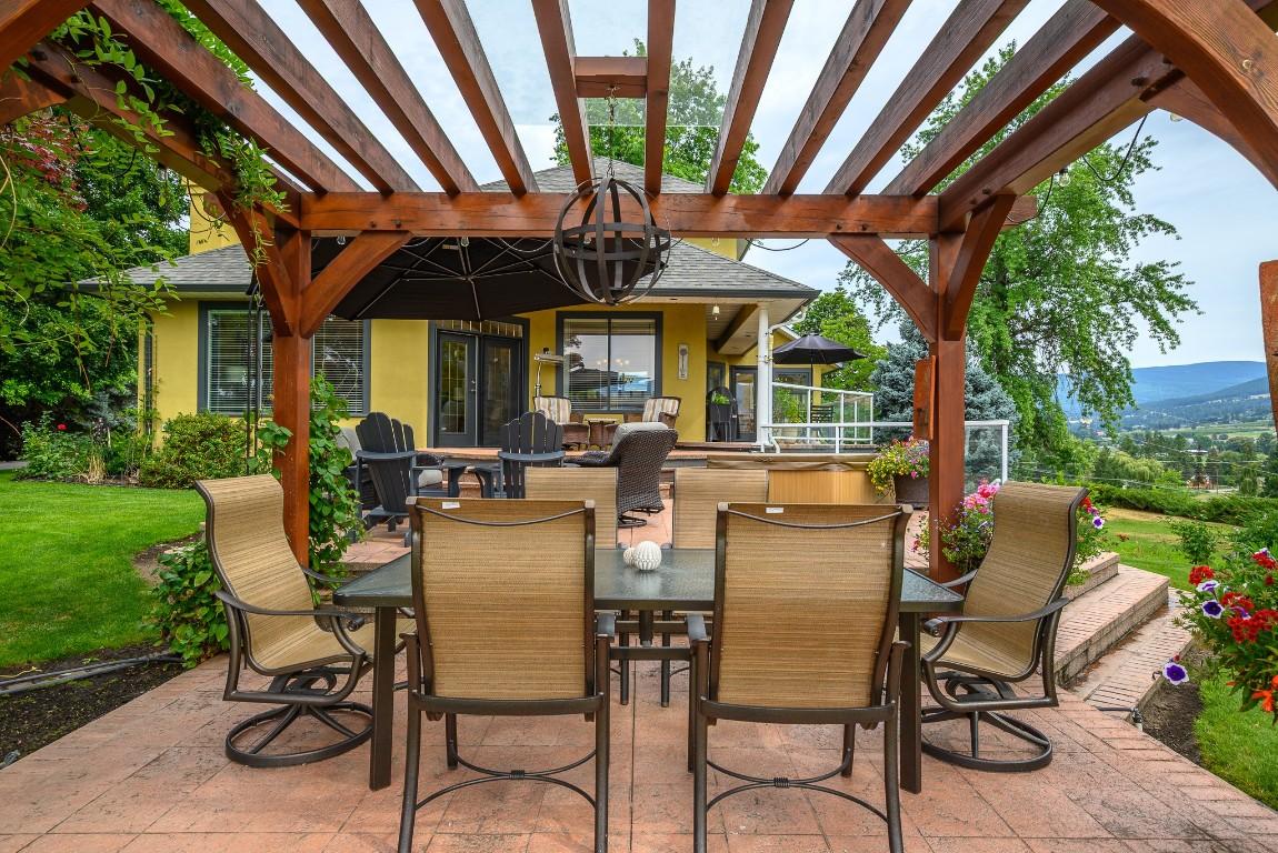 









803


Shantz

Road,
Vernon,




BC
V1T 8J8

