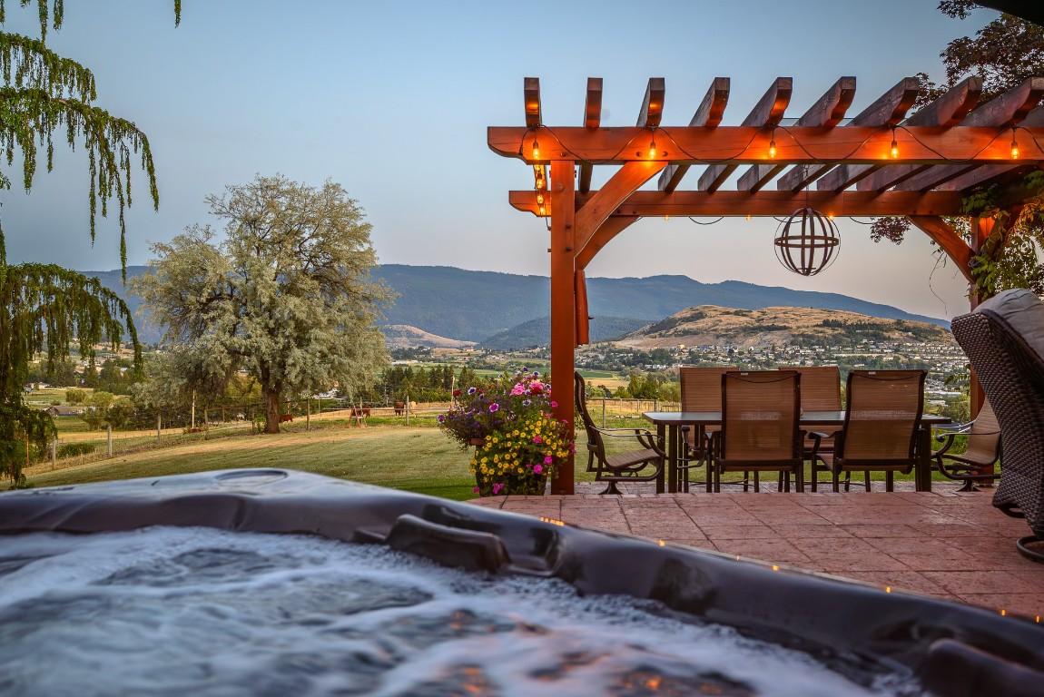 









803


Shantz

Road,
Vernon,




BC
V1T 8J8

