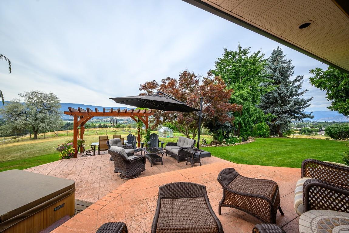 









803


Shantz

Road,
Vernon,




BC
V1T 8J8

