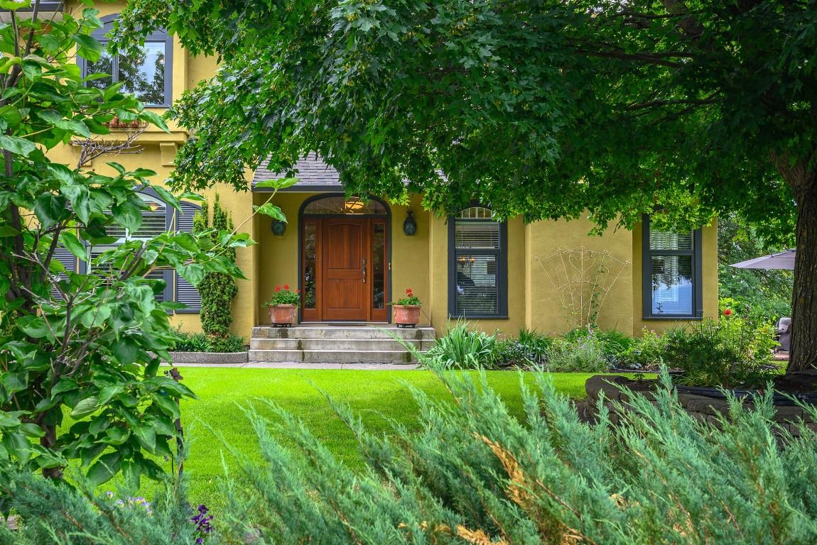 









803


Shantz

Road,
Vernon,




BC
V1T 8J8

