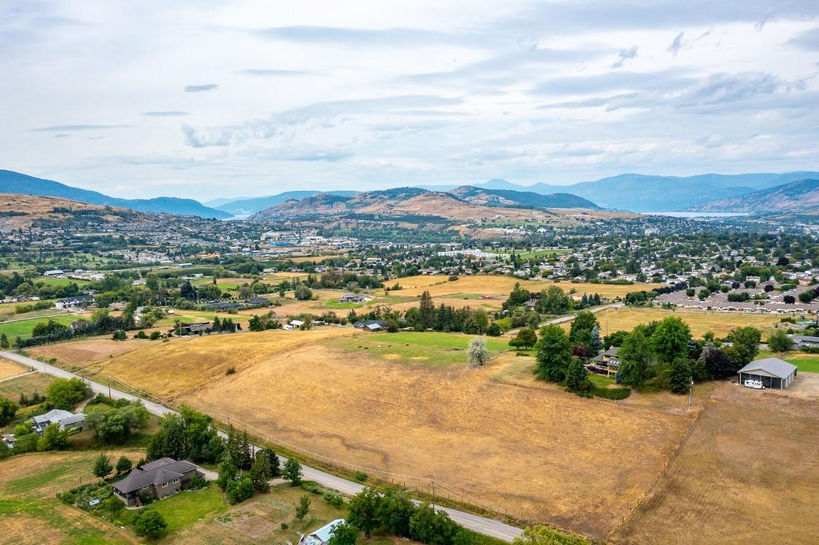 









803


Shantz

Road,
Vernon,




BC
V1T 8J8

