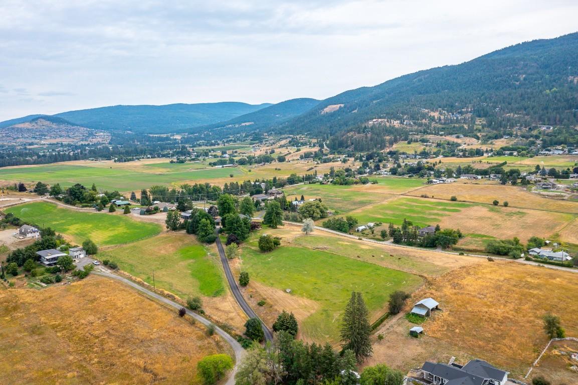









803


Shantz

Road,
Vernon,




BC
V1T 8J8


