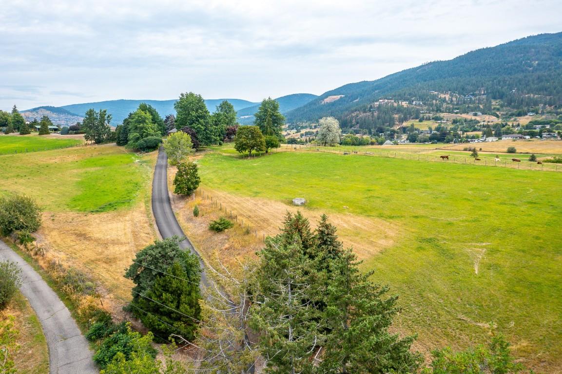 









803


Shantz

Road,
Vernon,




BC
V1T 8J8


