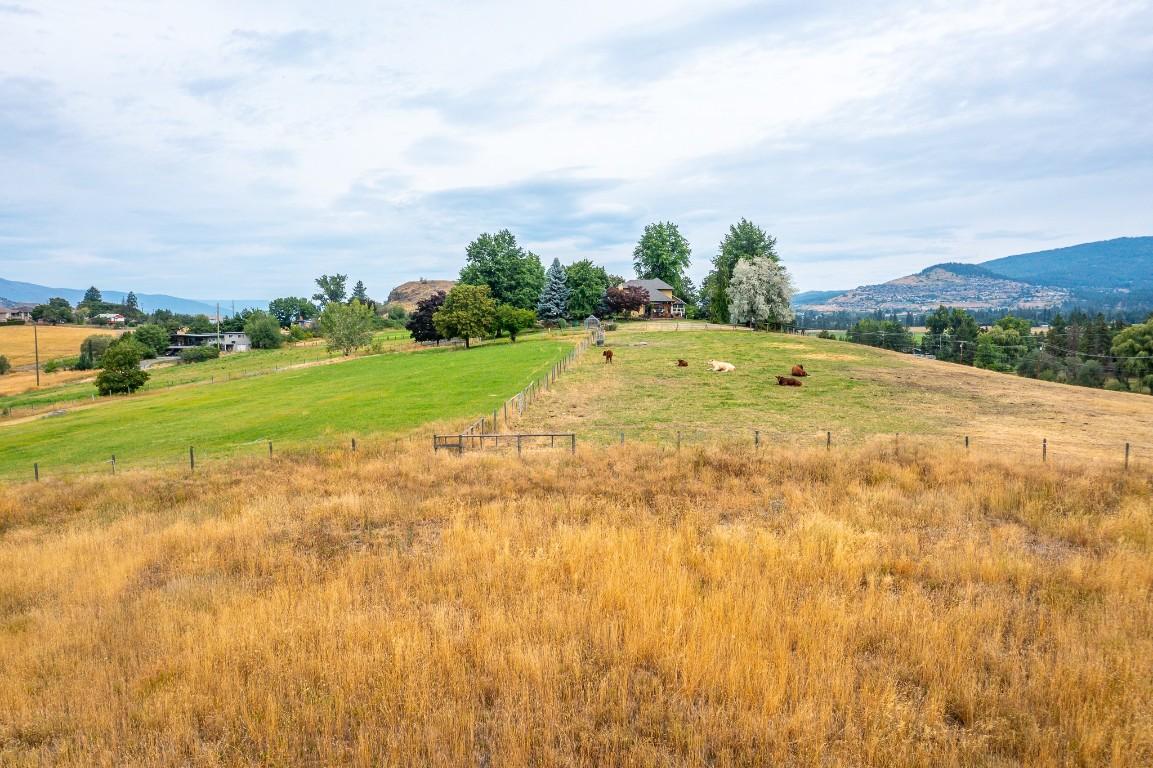 









803


Shantz

Road,
Vernon,




BC
V1T 8J8


