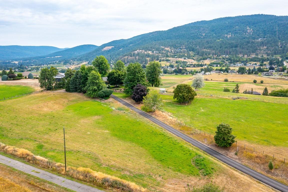 









803


Shantz

Road,
Vernon,




BC
V1T 8J8

