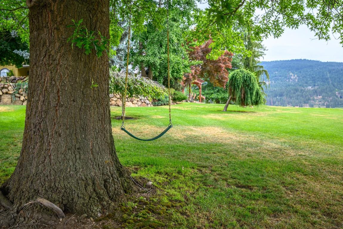 









803


Shantz

Road,
Vernon,




BC
V1T 8J8

