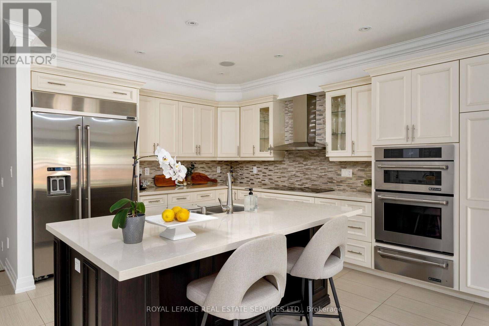 












3456 LIPTAY AVENUE

,
Oakville,




Ontario
L6M0M7

