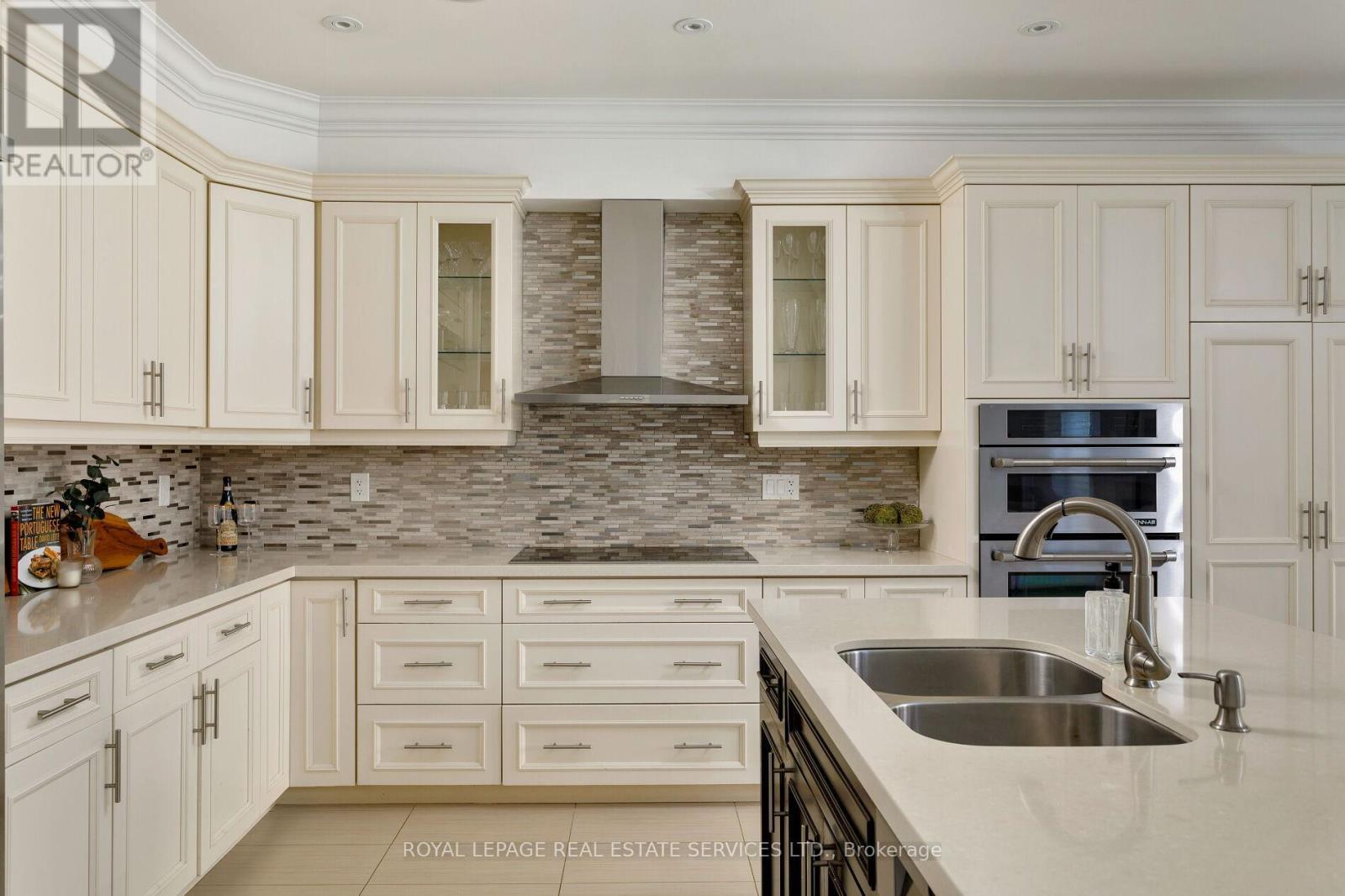 












3456 LIPTAY AVENUE

,
Oakville,




Ontario
L6M0M7

