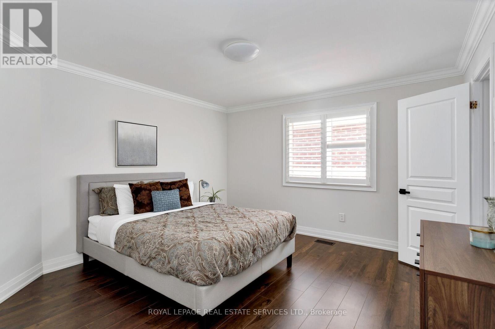 












3456 LIPTAY AVENUE

,
Oakville,




Ontario
L6M0M7

