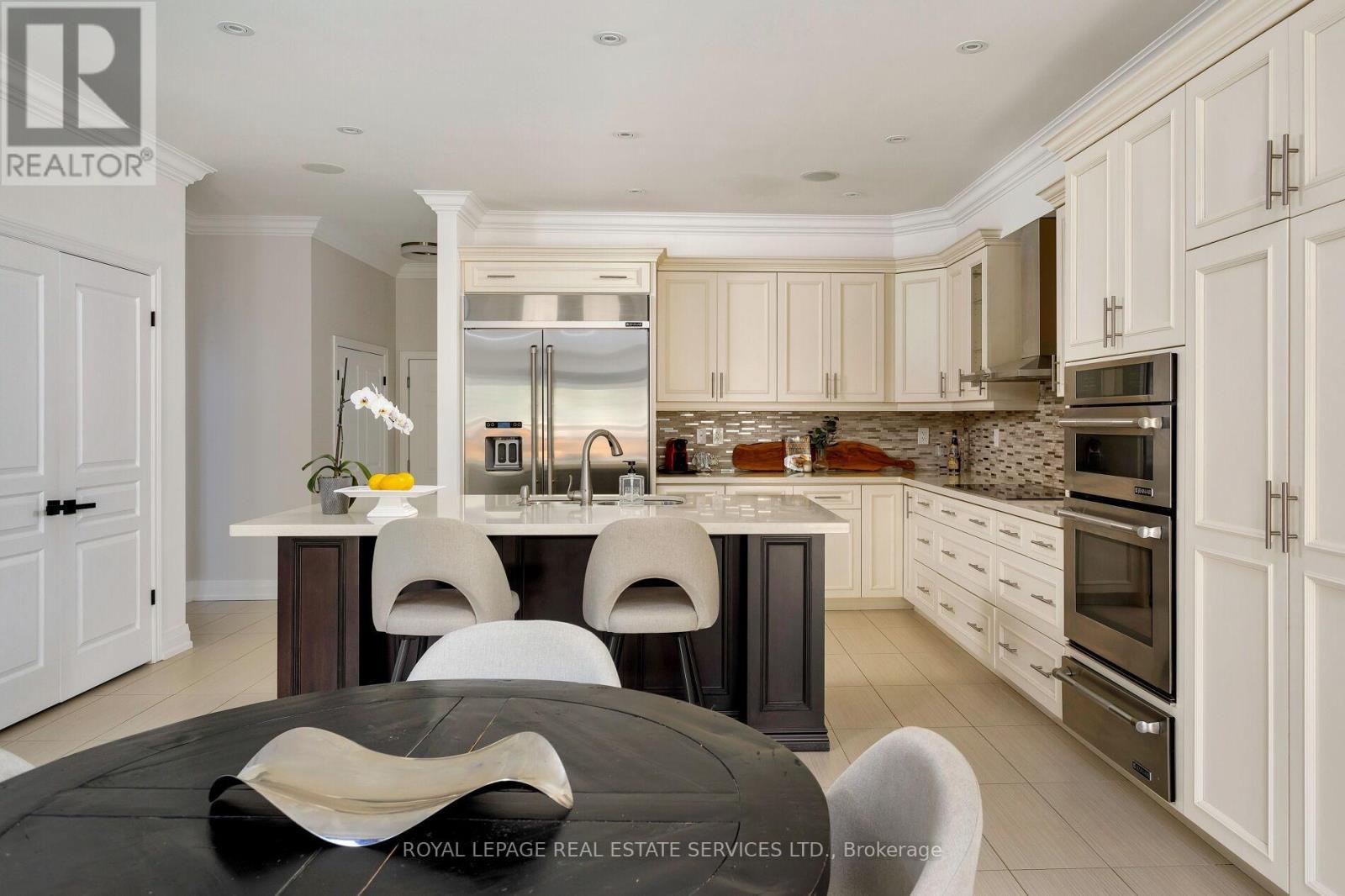 












3456 LIPTAY AVENUE

,
Oakville,




Ontario
L6M0M7

