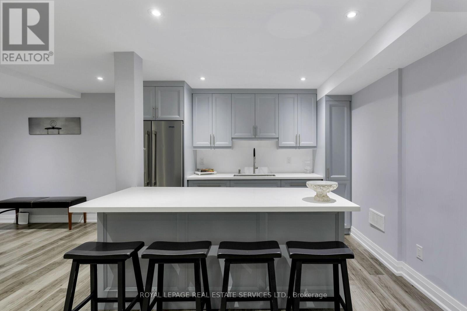 












3456 LIPTAY AVENUE

,
Oakville,




Ontario
L6M0M7

