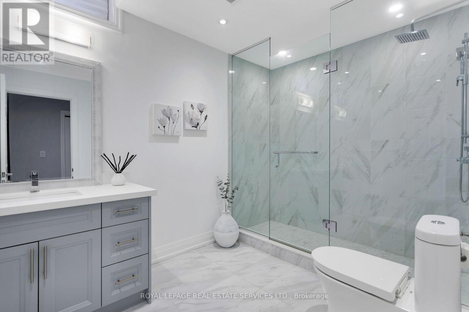 












3456 LIPTAY AVENUE

,
Oakville,




Ontario
L6M0M7

