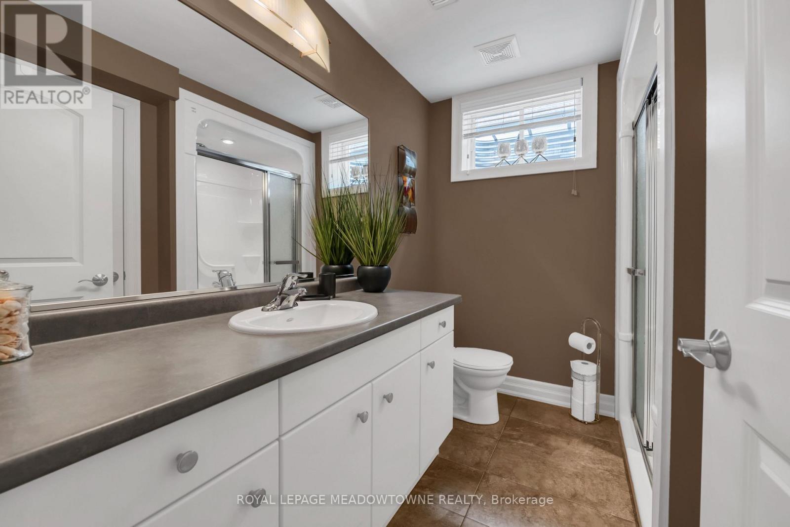 












308 CREEKSIDE DRIVE

,
Welland,




Ontario
L3C0B6


