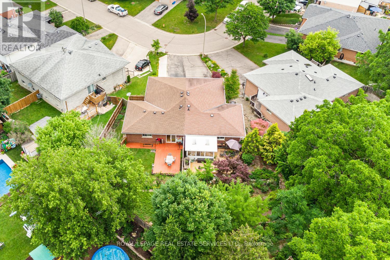 












86 OLD HURON COURT

,
Kitchener,




Ontario
N2R1L7


